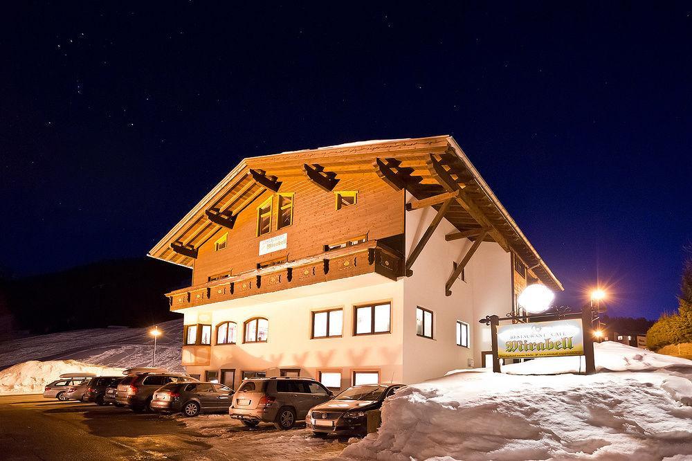 Gaestehaus Zugspitzblick Hotel Berwang Exterior photo